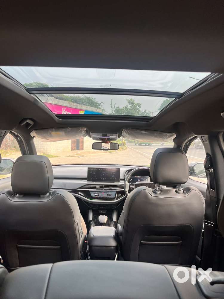 Tata Safari Accomplished Plus Dark Edition At, 2024, Diesel