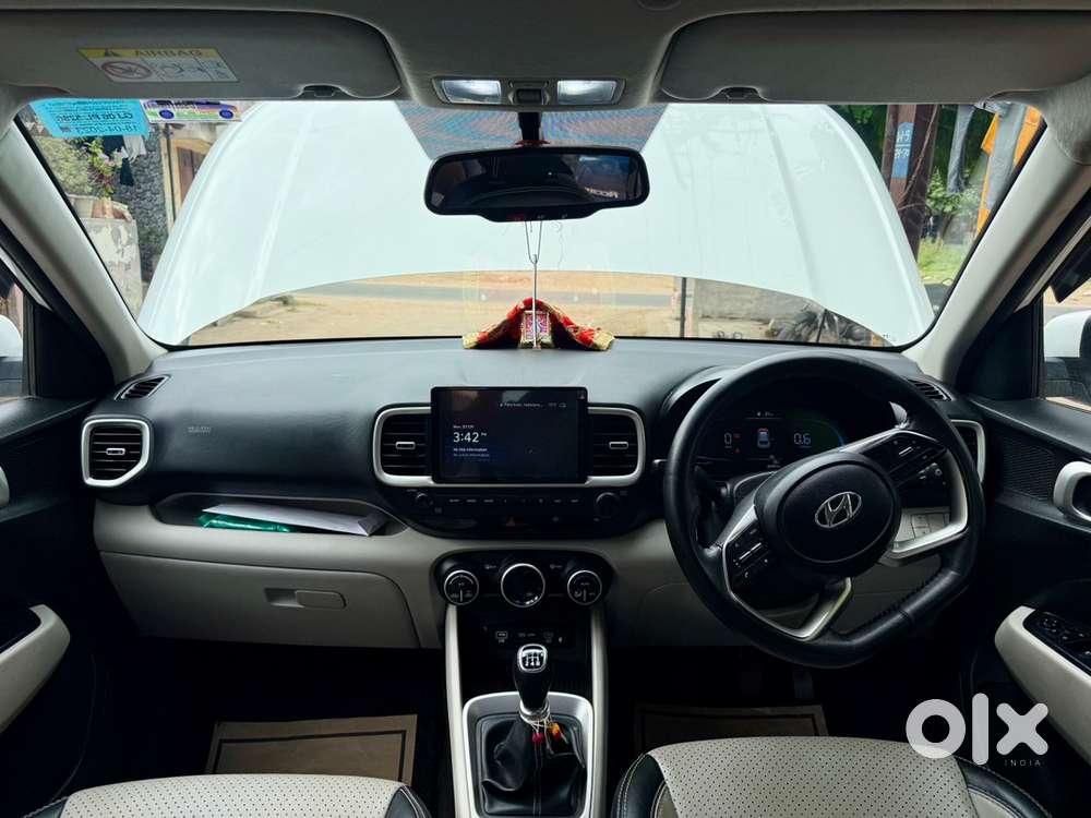Hyundai Venue Petrol 2023