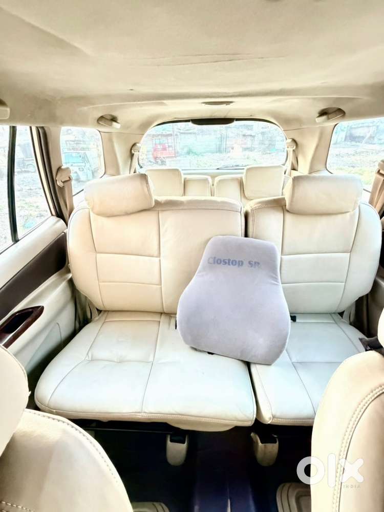Toyota Innova 2.5v E4 8seat Well Maintained Car.