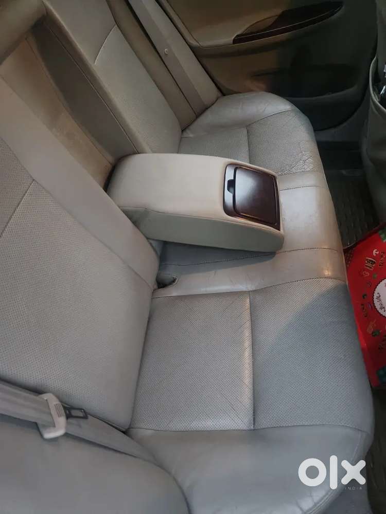 Toyota Corolla Altis 2011