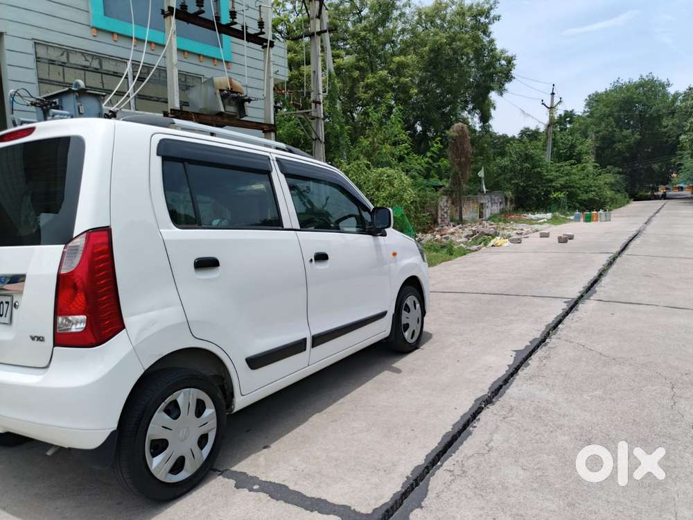 Maruti Suzuki Wagon R Vxi Optional, 2017, Petrol