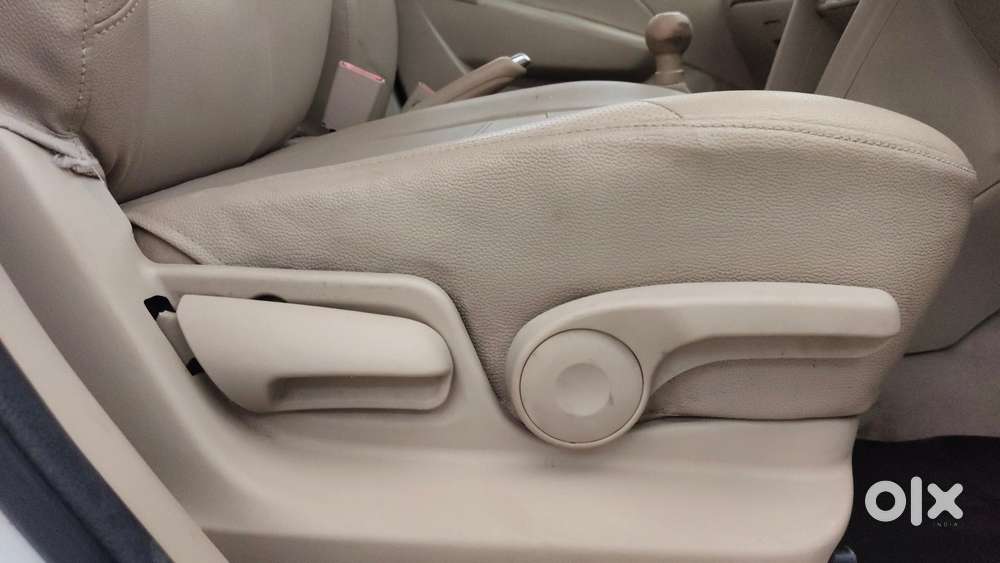 Maruti Suzuki Swift Dzire 1.2 Zxi Bsiv, 2014, Petrol