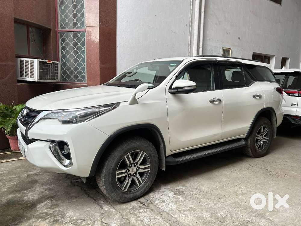 Toyota Fortuner Petrol 2017  Single Owner  Low Km