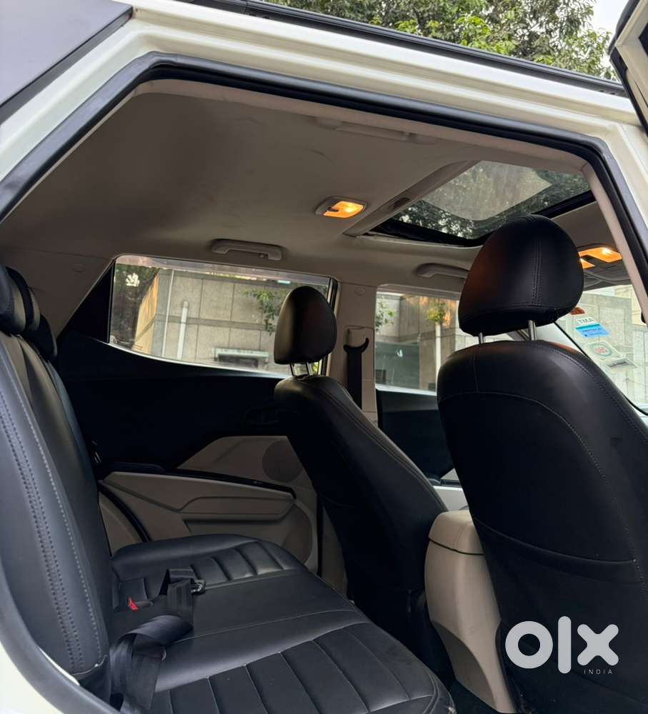 Mahindra Xuv300 Diesel 2021 W6 (o) Sunroof Automatic 24900 Km
