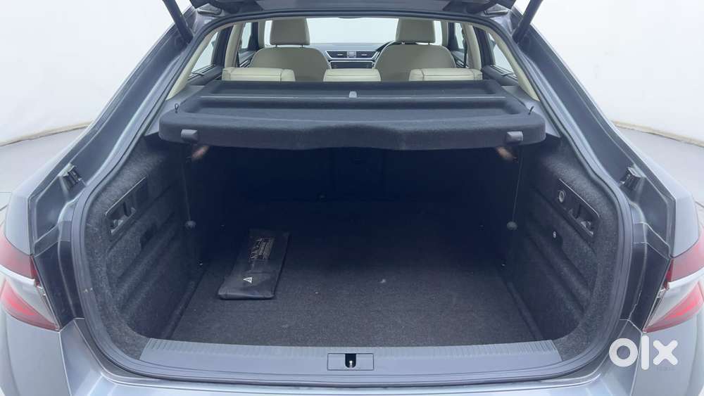 Skoda Superb L&k 1.8 Tsi At, 2022, Petrol
