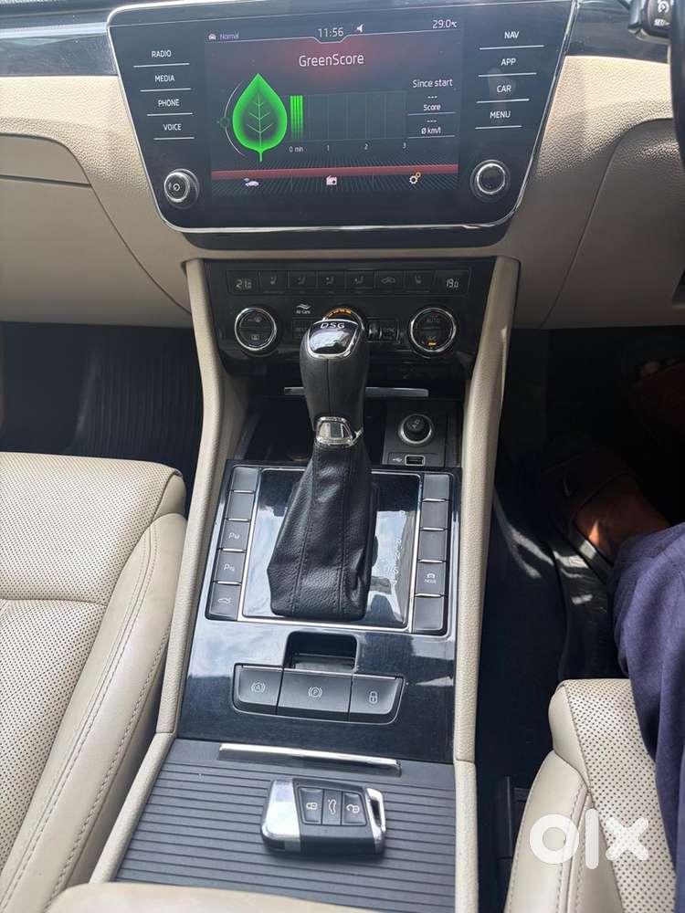 Skoda Superb Petrol 2019
