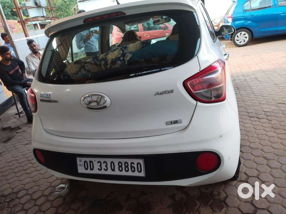 Hyundai Grand I10 - Asta (top Model) 2017 -zero Depreciation Insuranc