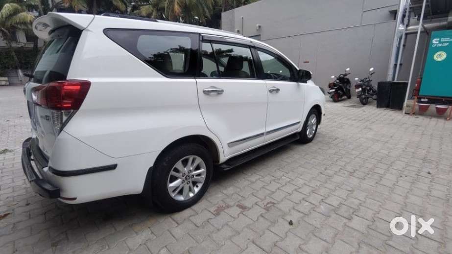 Toyota Innova Crysta 2.8 Gx At, 2018