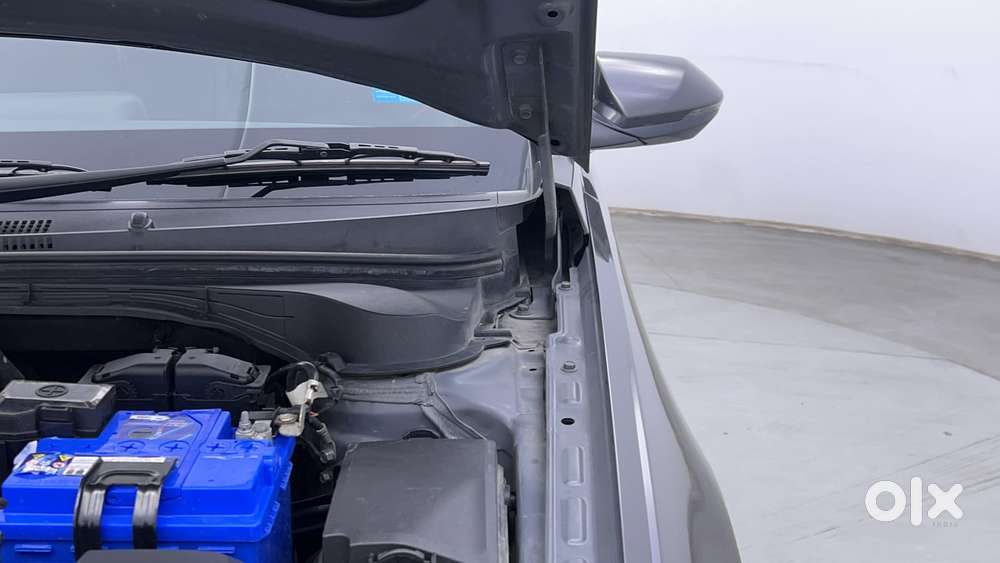 Hyundai Verna 1.5 Sx (o) Turbo Petrol Mt, 2023, Petrol