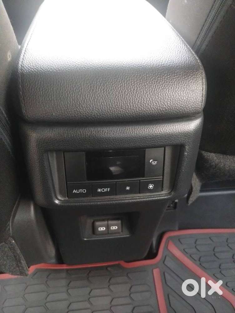 Toyota Innova Hycross 2.0 Vx Hybrid 7 Str, 2023, Petrol