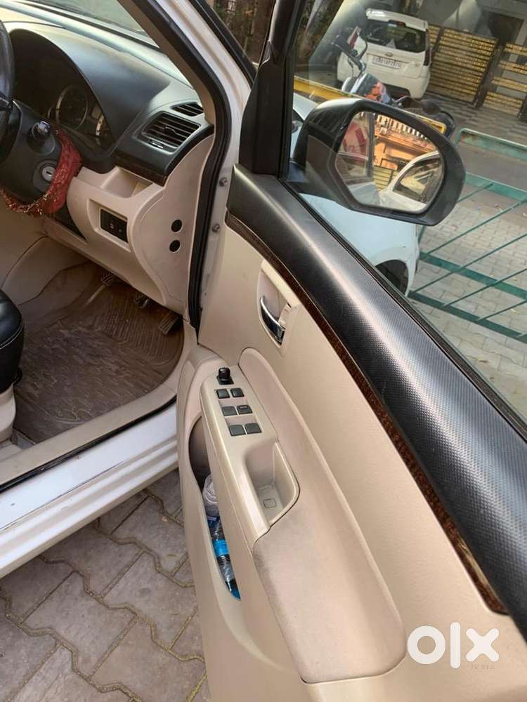 2013 Maruti Suzuki Dzirediesel Car