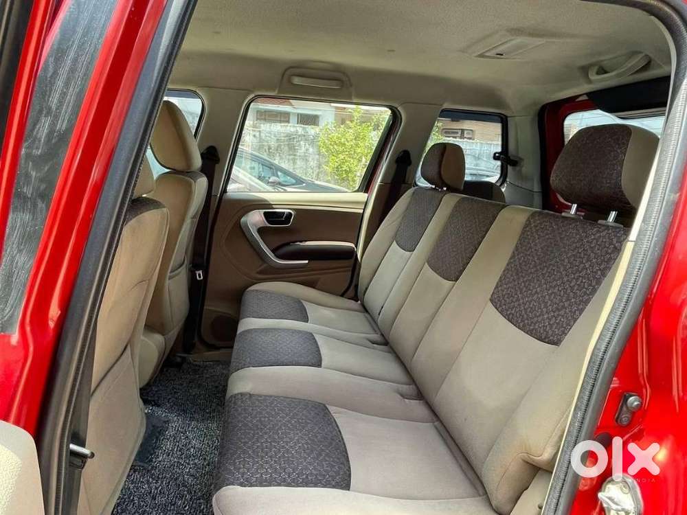 Mahindra Tuv 300 T8, 2019, Diesel