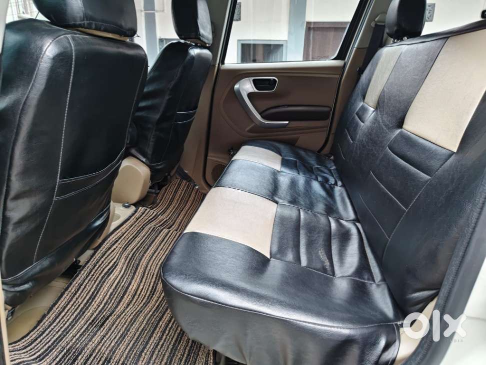 Mahindra Tuv 300 T8, 2016