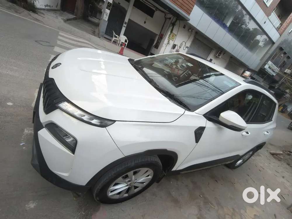 Škoda Kylaq Signature 1.0 Tsi Mt  March 2025  Single Owner  Candy W