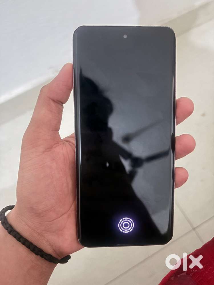 Oppo reno 12 5G 8+8GB 256GB 13500 fix price back panel tut rha hai ...
