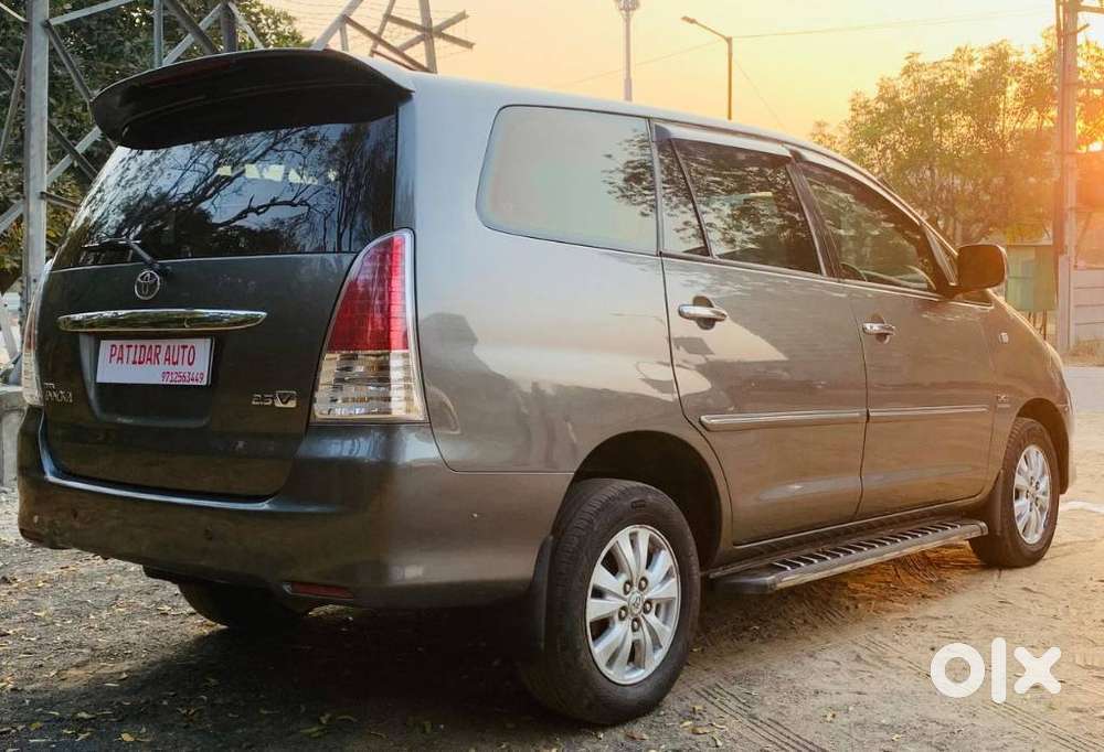 Toyota Innova 2.5 V Diesel 7-seater, 2011, Diesel