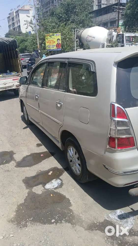 Toyota Innova 2012 Diesel Well Maintained