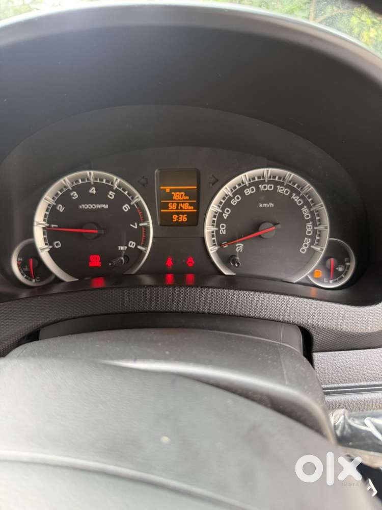 Maruti Suzuki Swift Vxi Abs Bsiv, 2017, Petrol