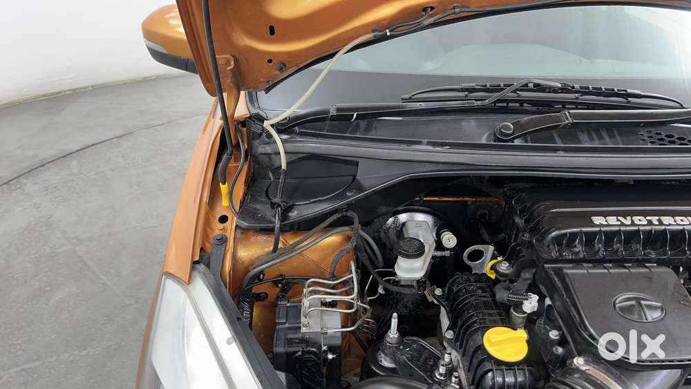 Tata Tiago Xza, 2017, Petrol
