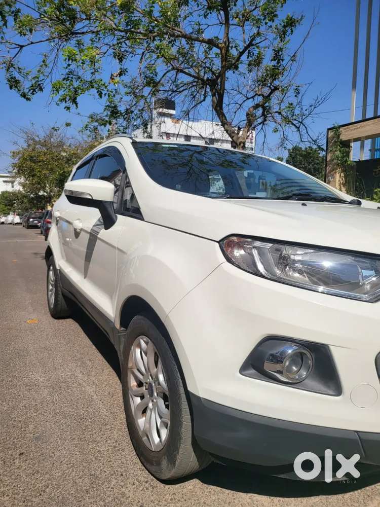 Ford Ecosport Titanium (cars 24 & Spinny Stay Away)