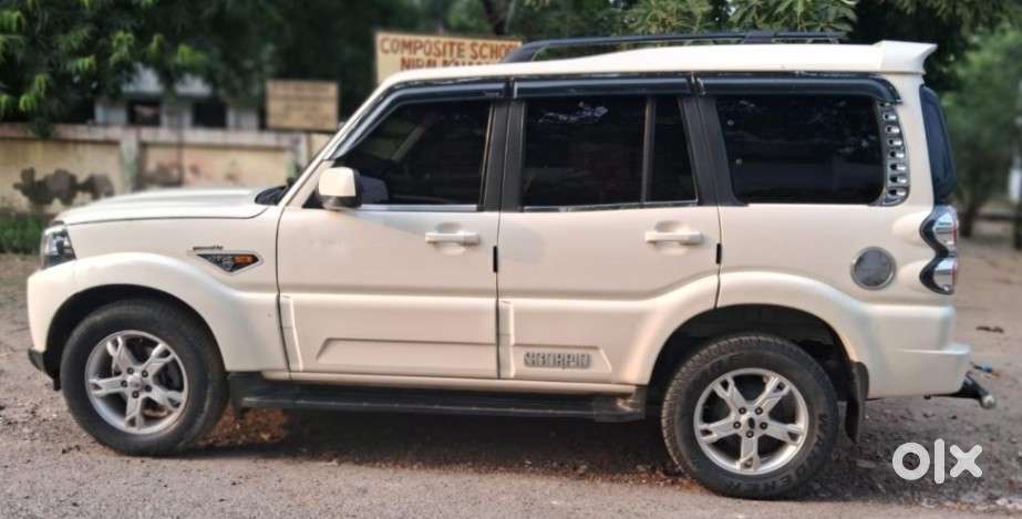 Mahindra Scorpio S10, 2015, Diesel