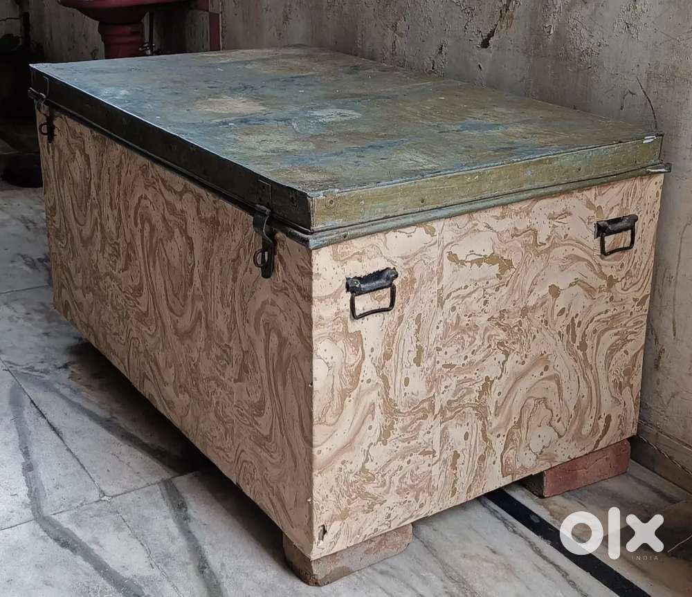 Storage box