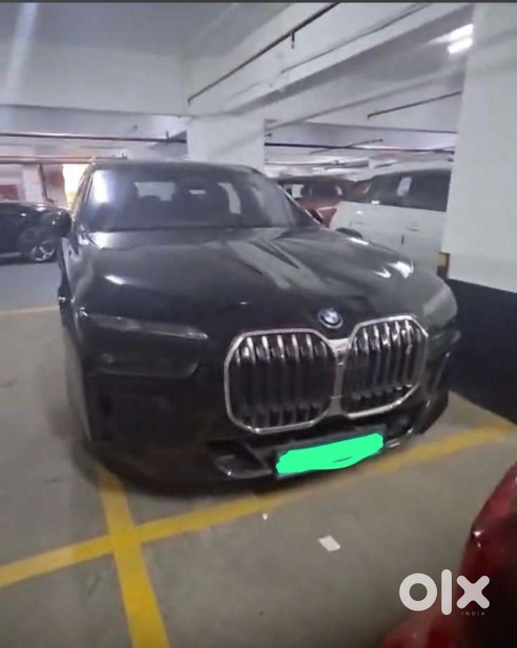 Bmw I7 Xdrive60, 2023, Electric