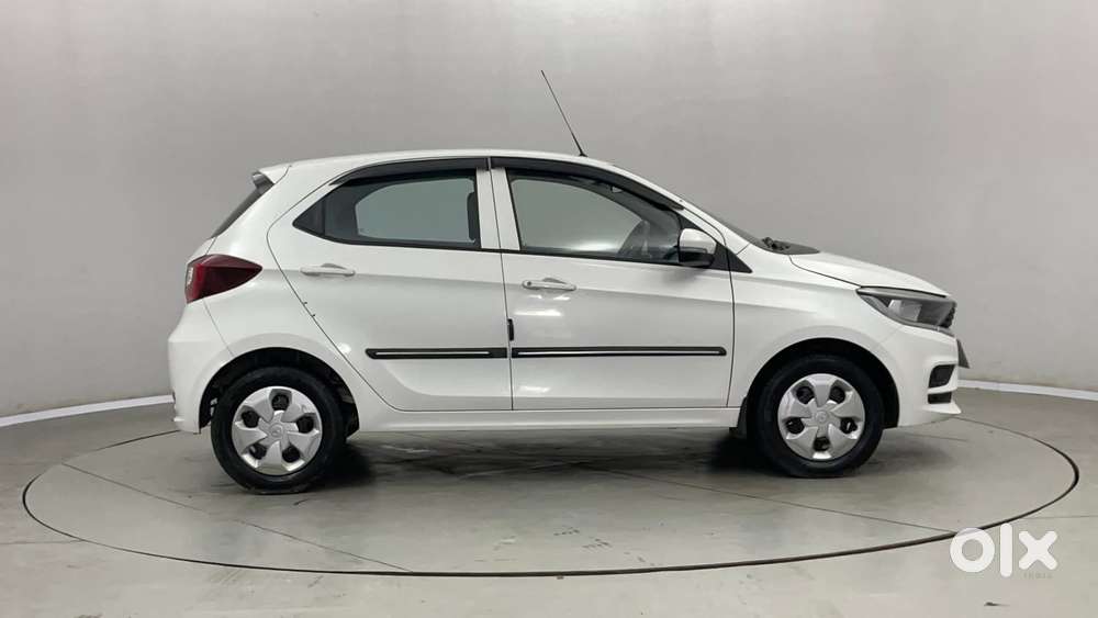 Tata Tiago 1.2 Revotron Xt Option, 2022, Petrol