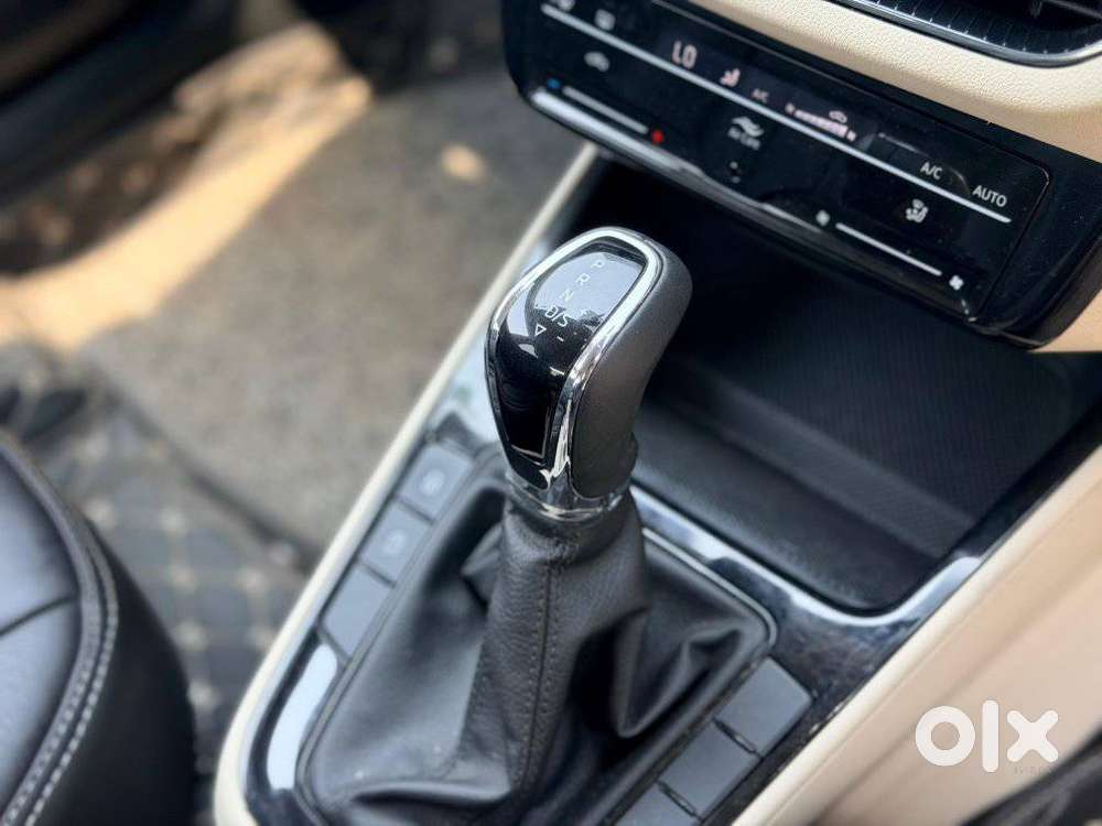 Skoda Slavia 1.0 Ambition Tsi At, 2023, Petrol