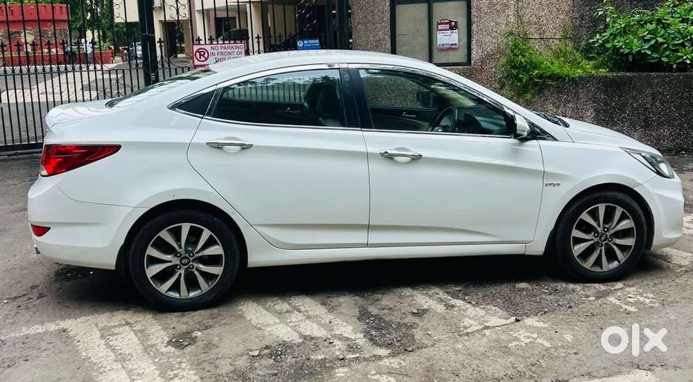 Hyundai Verna Fluidic 1.6 Vtvt Sx, 2015, Petrol