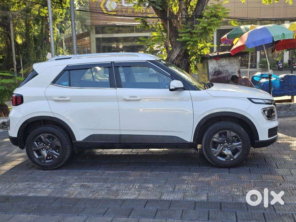 Hyundai Venue 1.2 S (o), 2023, Petrol