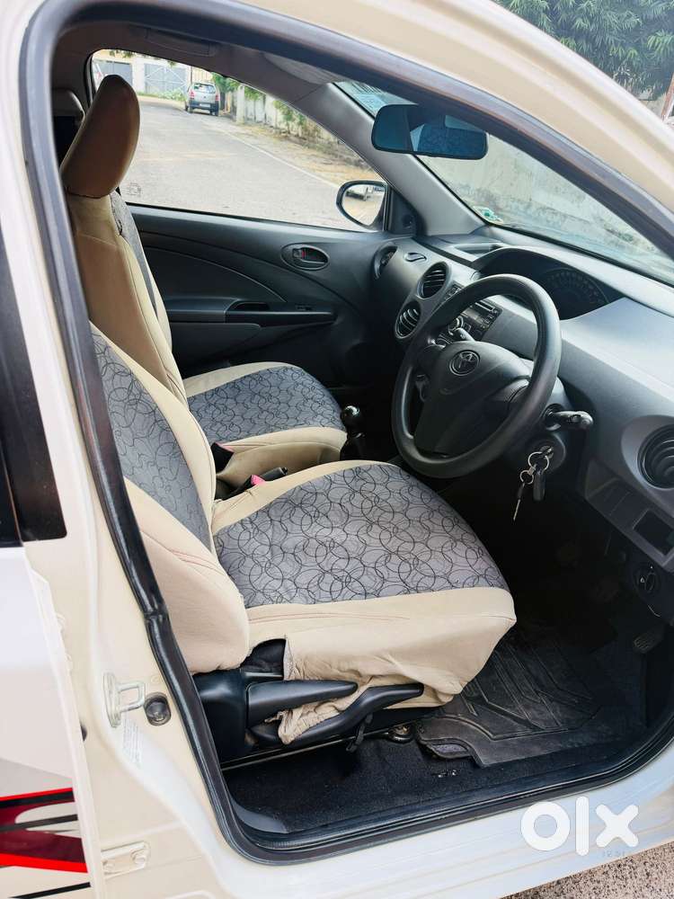 Toyota Etios Liva G Exclusive, 2013, Petrol