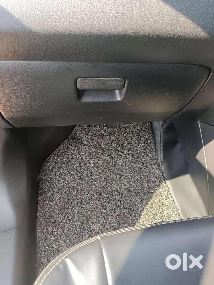 Maruti Suzuki Swift 2024 Black