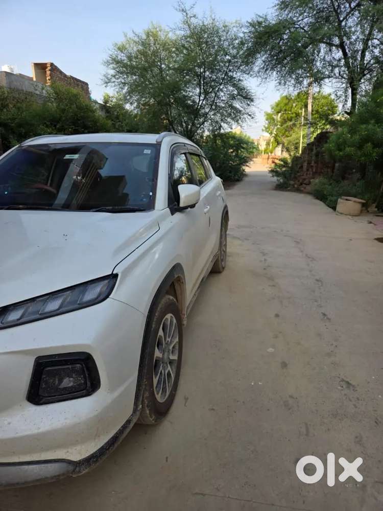 Grand Vitara Strong Hybrid, Sunroof, Top Model Very Good Condition.