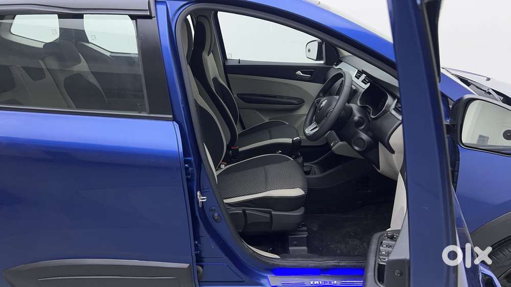 Renault Triber Rxz Easy-r Amt, 2022, Petrol