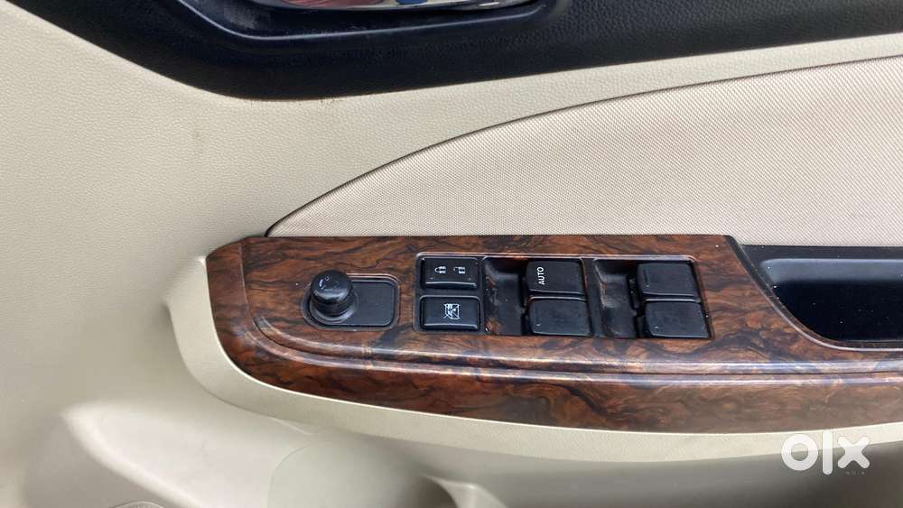 Maruti Suzuki Swift Dzire Amt Vxi, 2018, Petrol
