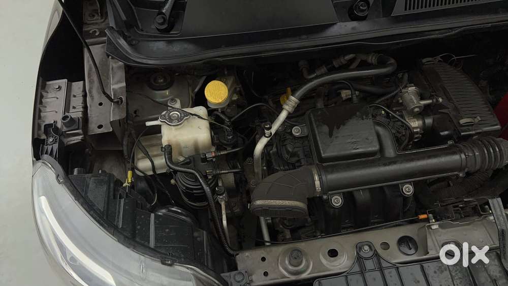 Renault Triber Rxz Easy-r Amt Dual Tone, 2023, Petrol