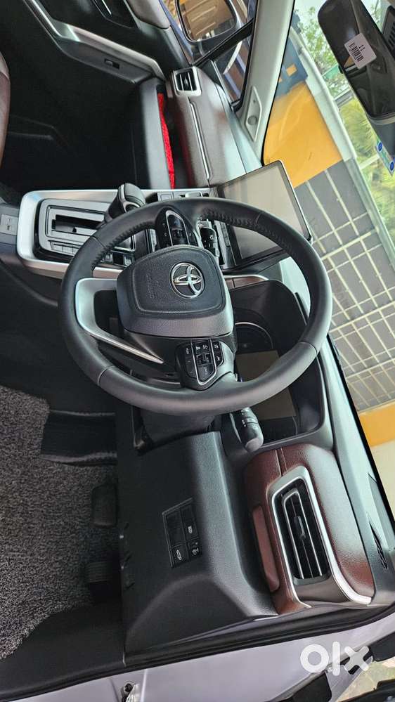 Toyota Innova Hycross 2.0 Zx (o) Hybrid 7 Str, 2026, Petrol