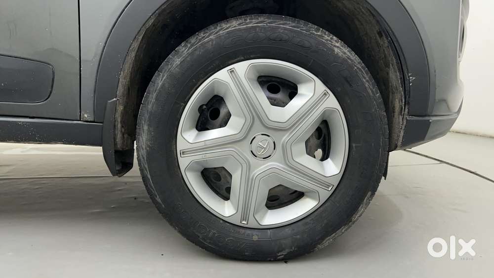 Tata Nexon 1.5 Revotorq Xma Amt (s), 2020, Petrol