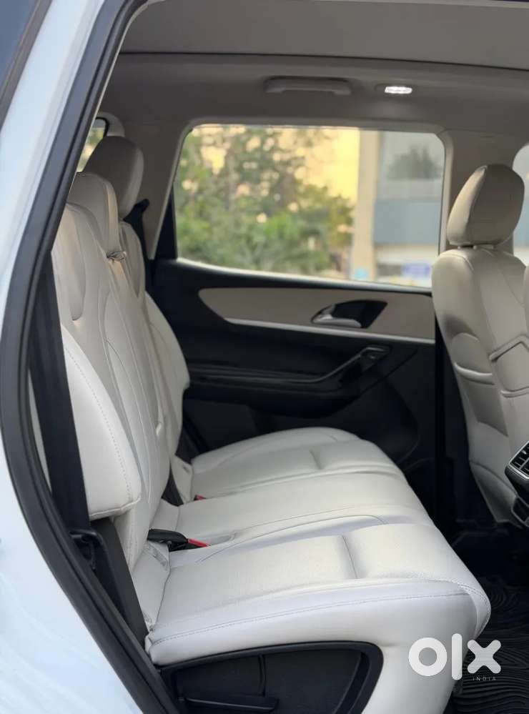 Mahindra Xuv700 2.2 Ax 7 Diesel At Luxury Pack Str, 2022, Diesel