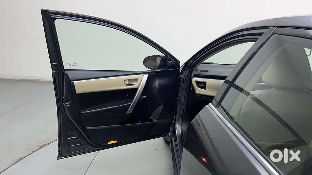 Toyota Corolla Altis 1.8 Gl, 2015, Petrol
