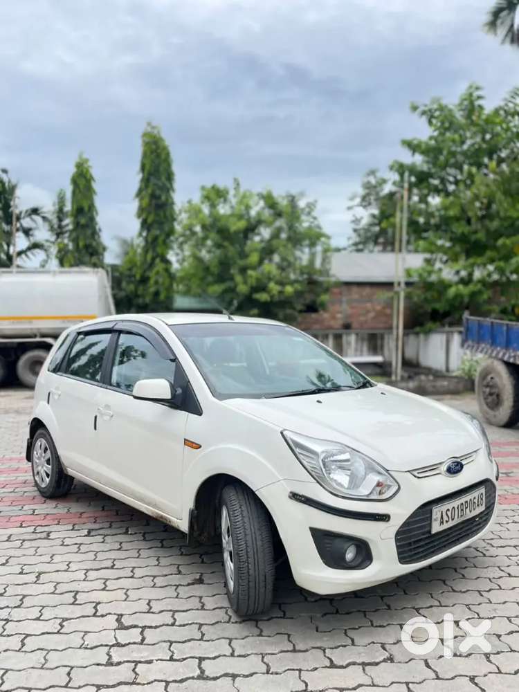 Ford Figo Petrol 2015