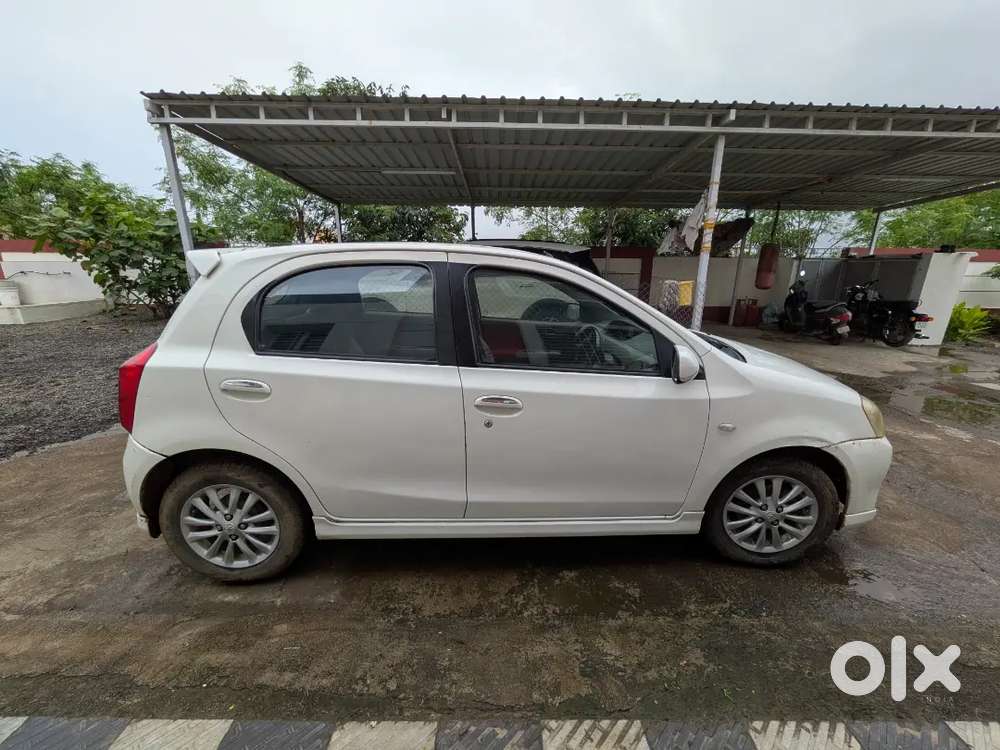 Well-maintained Toyota Etios Liva (2011) – Only 98k Km Driven!