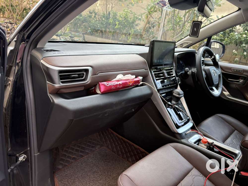 Toyota Innova Hycross 2.0 Zx Hybrid 7 Str, 2024, Petrol