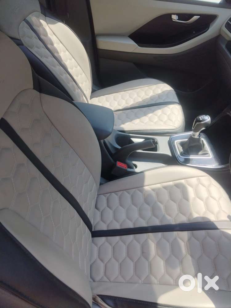 Hyundai Creta 1.5 Mpi Mt Sx(o), 2025, Petrol