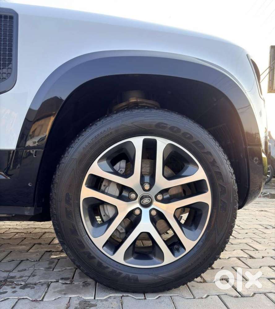 Land Rover Defender 3.0 L 130 Hse, 2023, Diesel