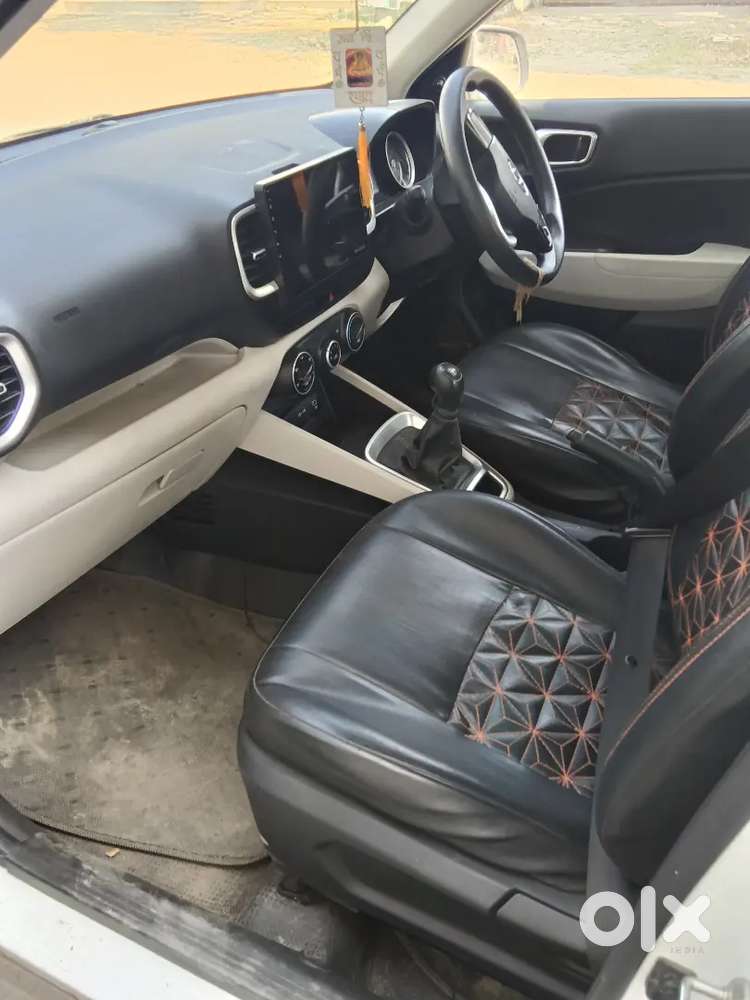 Hyundai Venue E 2022 Petrol
