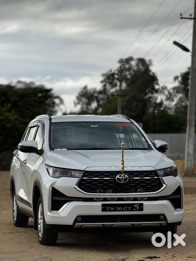 Toyota Innova Hycross 2025 Petrol