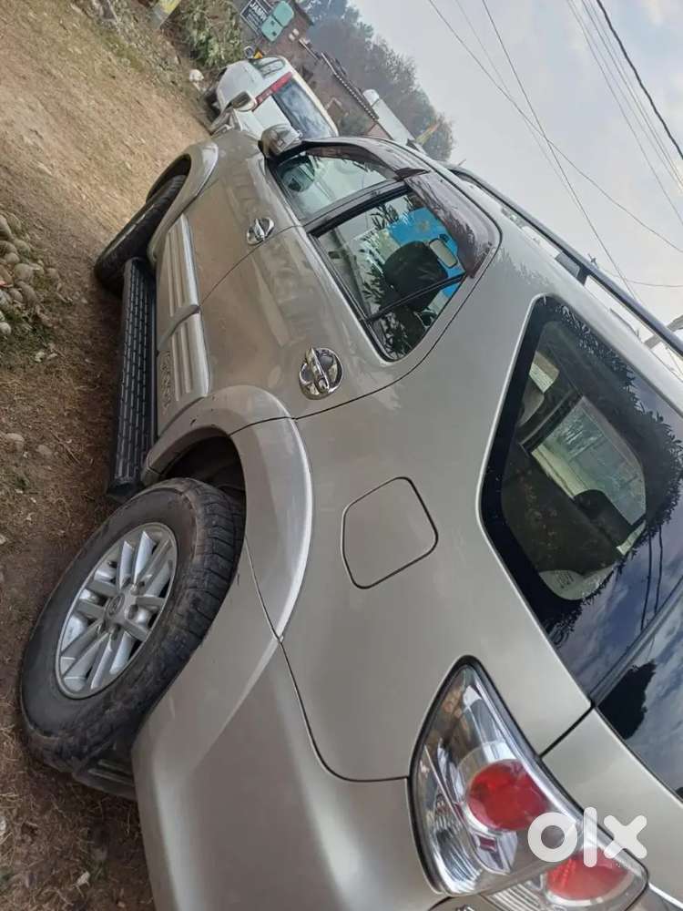 Toyota Fortuner Legender 2013 Diesel 96000 Km Driven