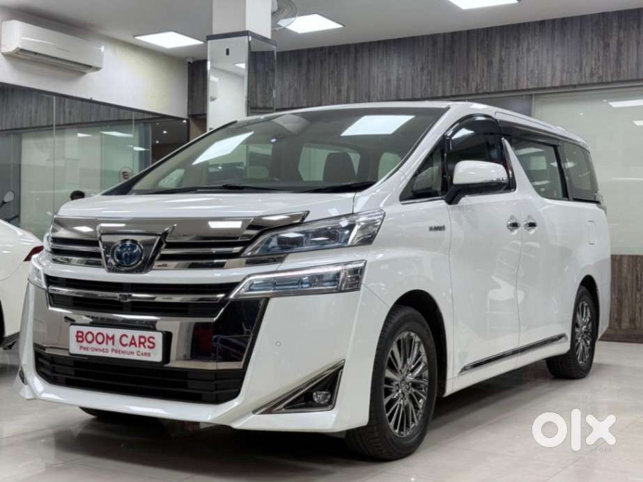 Toyota Vellfire 2.5 Hybrid, 2022, Petrol